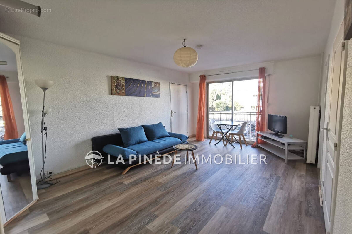 Appartement à VALLAURIS