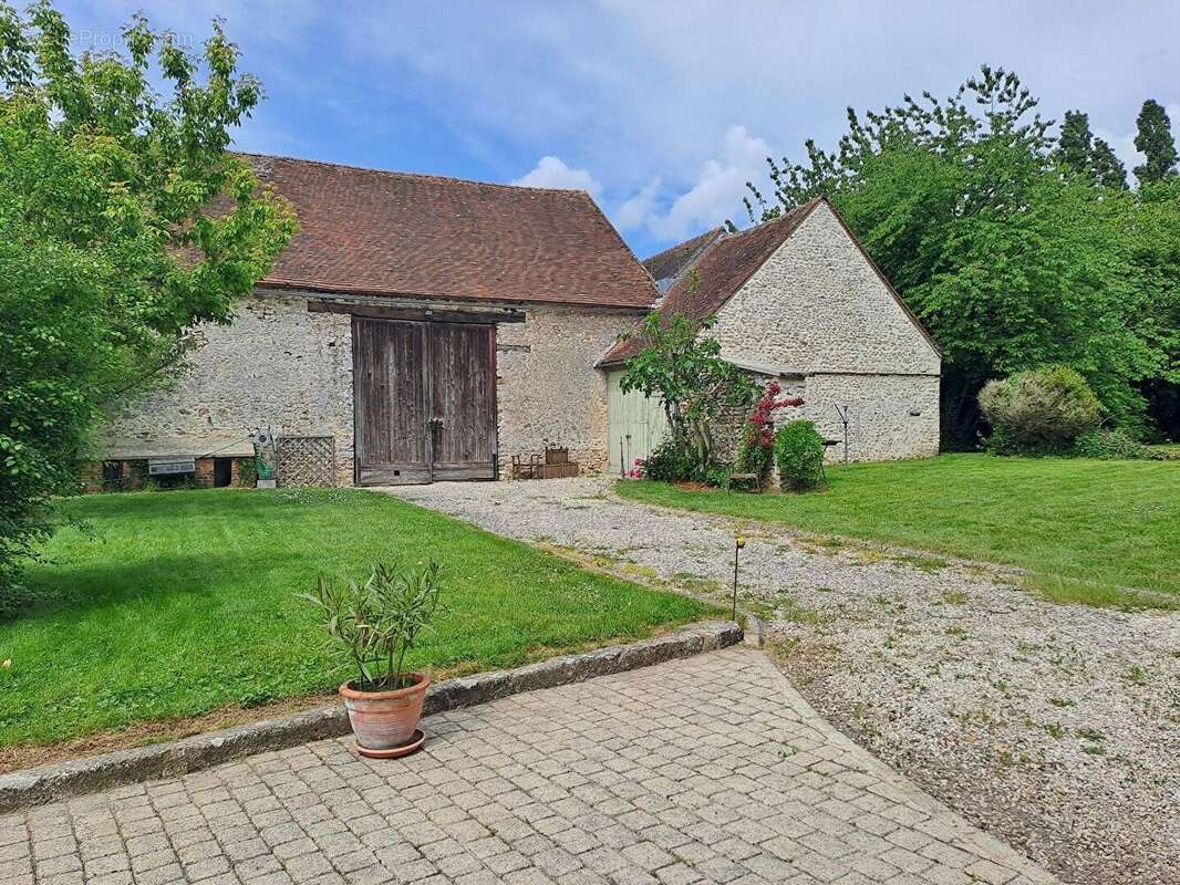 Maison à LA CHAPELLE-D'AUNAINVILLE