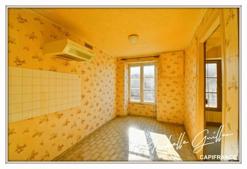 Maison à LE CHATELET