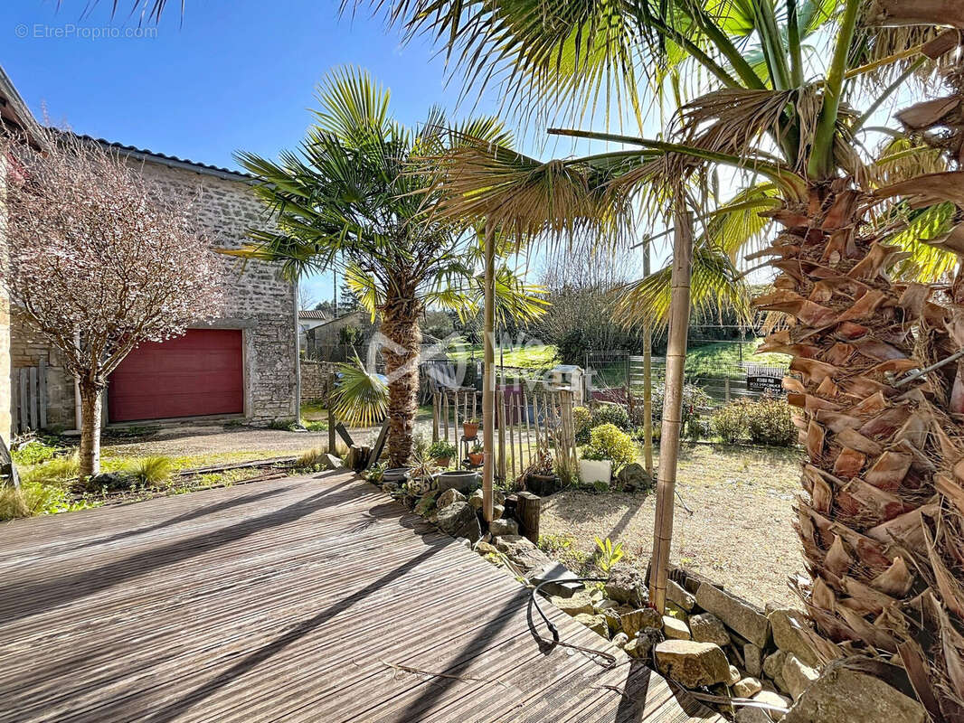 Maison à NANTEUIL