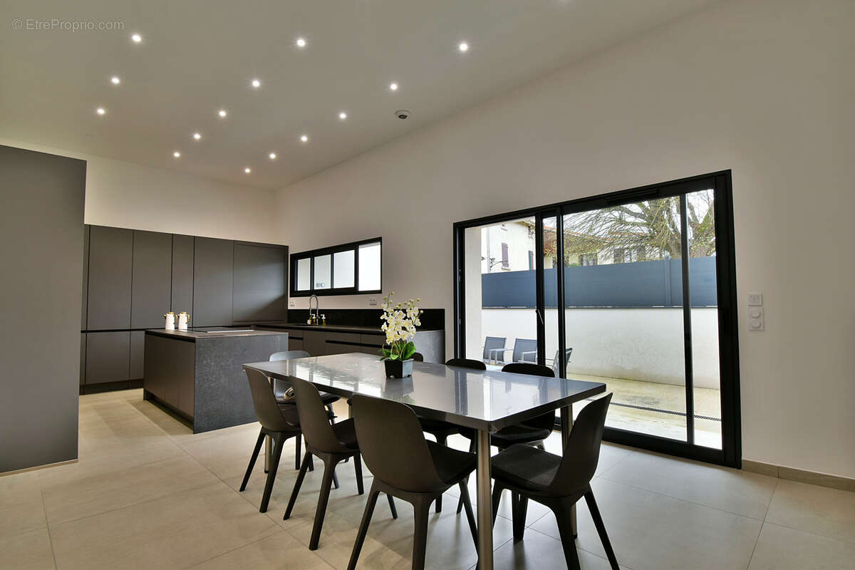 Maison à REVENTIN-VAUGRIS