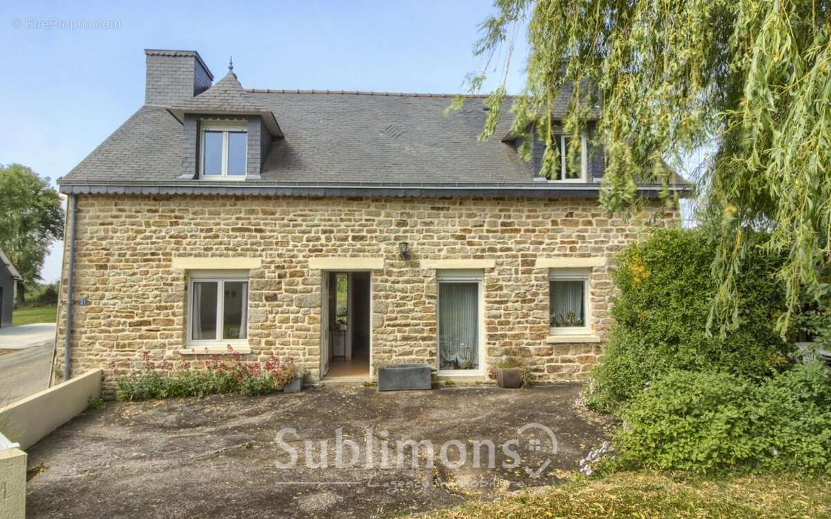 Maison à CARO