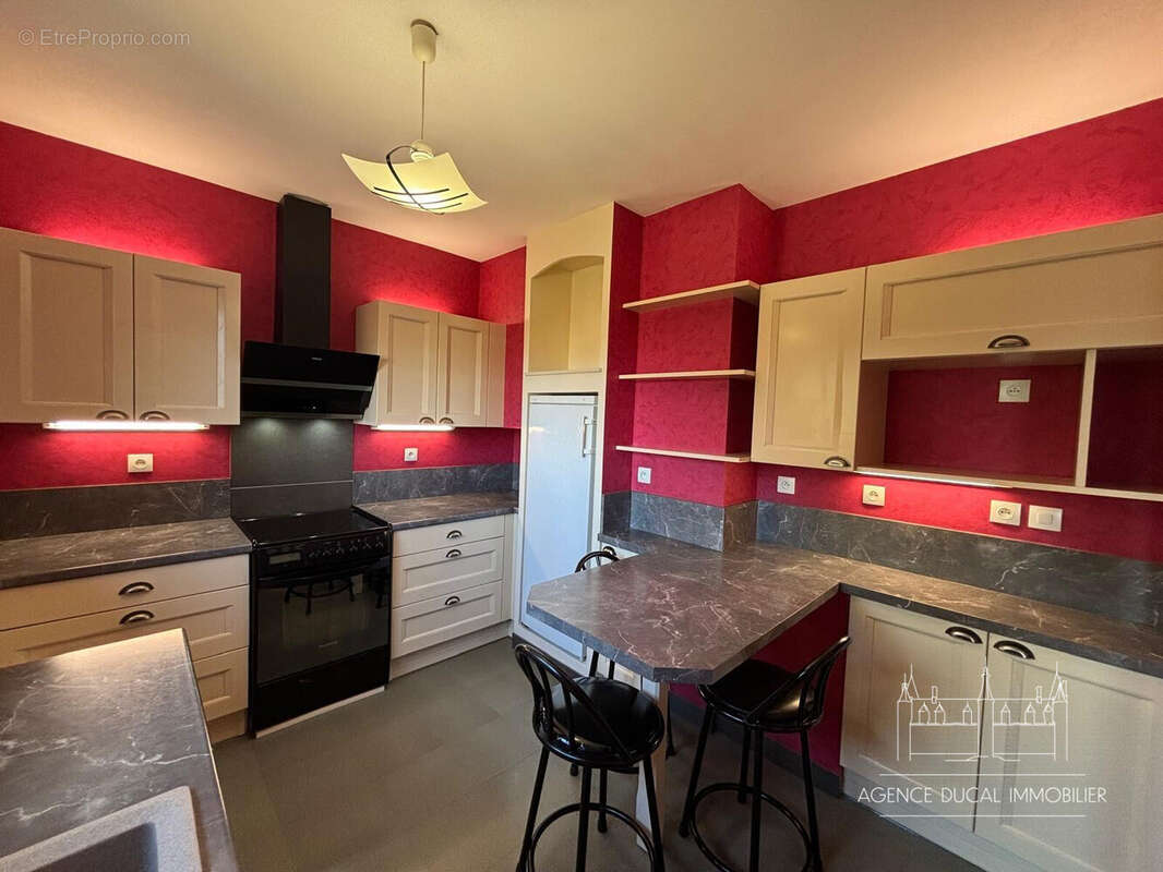 Maison à SAINT-PARIZE-LE-CHATEL