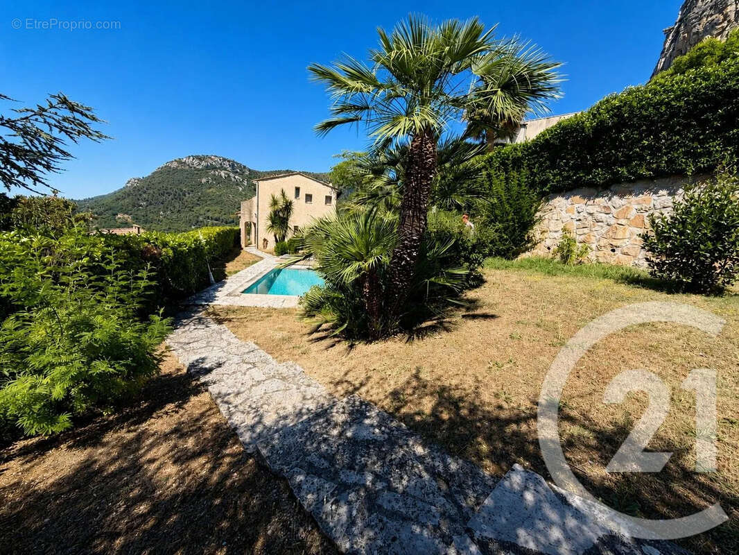 Maison 189 m² à Saint-Jeannet  - photo 2