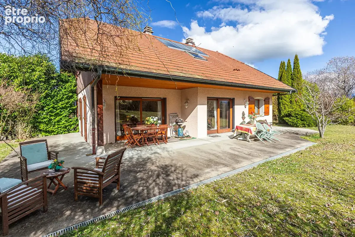 Agence immobiliere laforet - co-exclusivite - "protea" - cuvat - maison individuelle 6 pièces de 172,07 m² au sol - terrain de 1 - photo 2