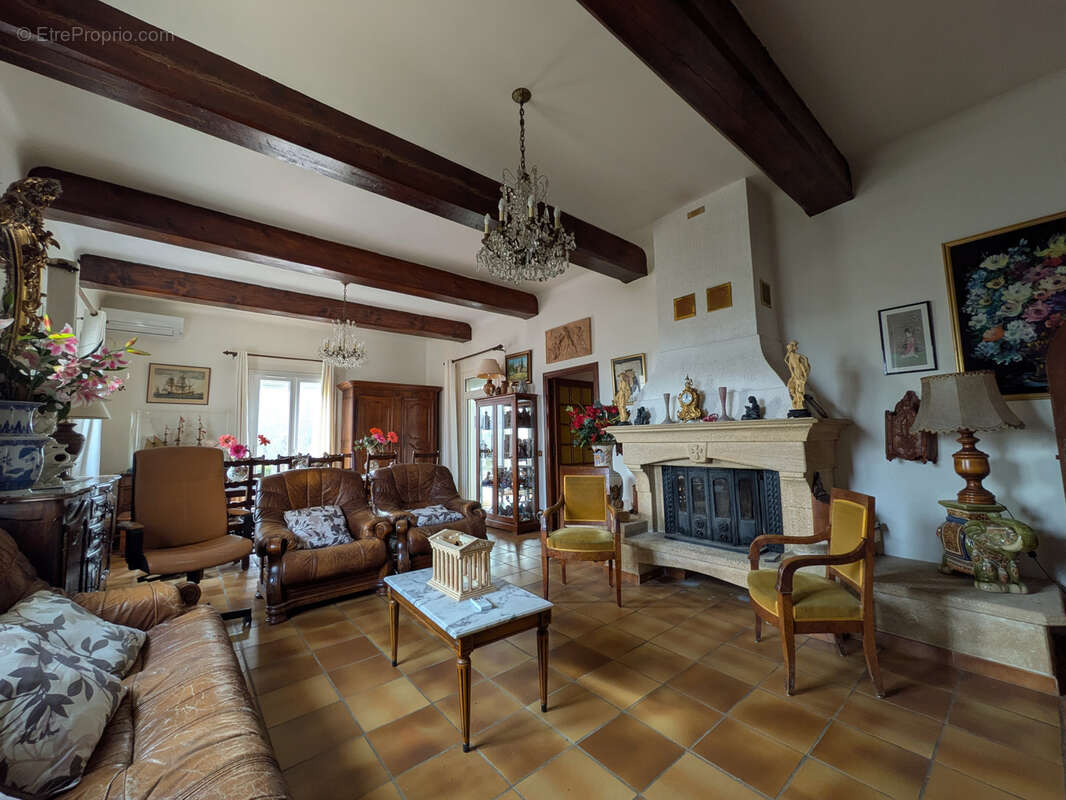 Maison à PEYROLLES-EN-PROVENCE