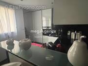 Appartement à MANDRES-LES-ROSES