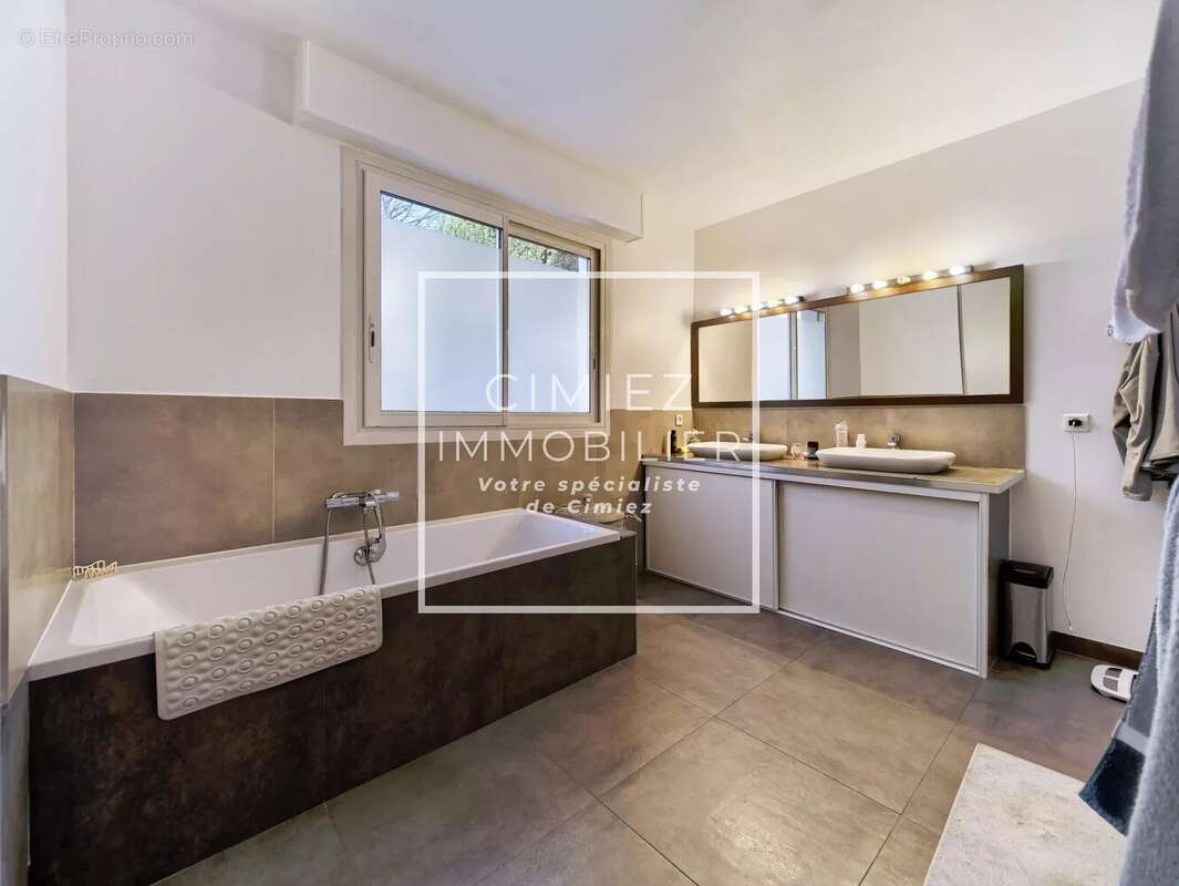 Maison 215 m² à Nice  - photo 8