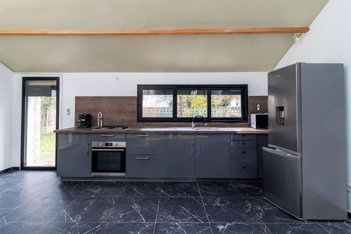 Maison à SARTROUVILLE