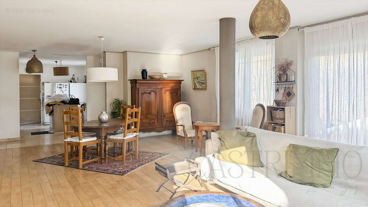 Maison à MAUGUIO