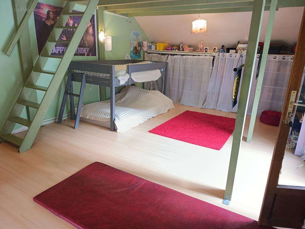 Maison à VARENNES-JARCY