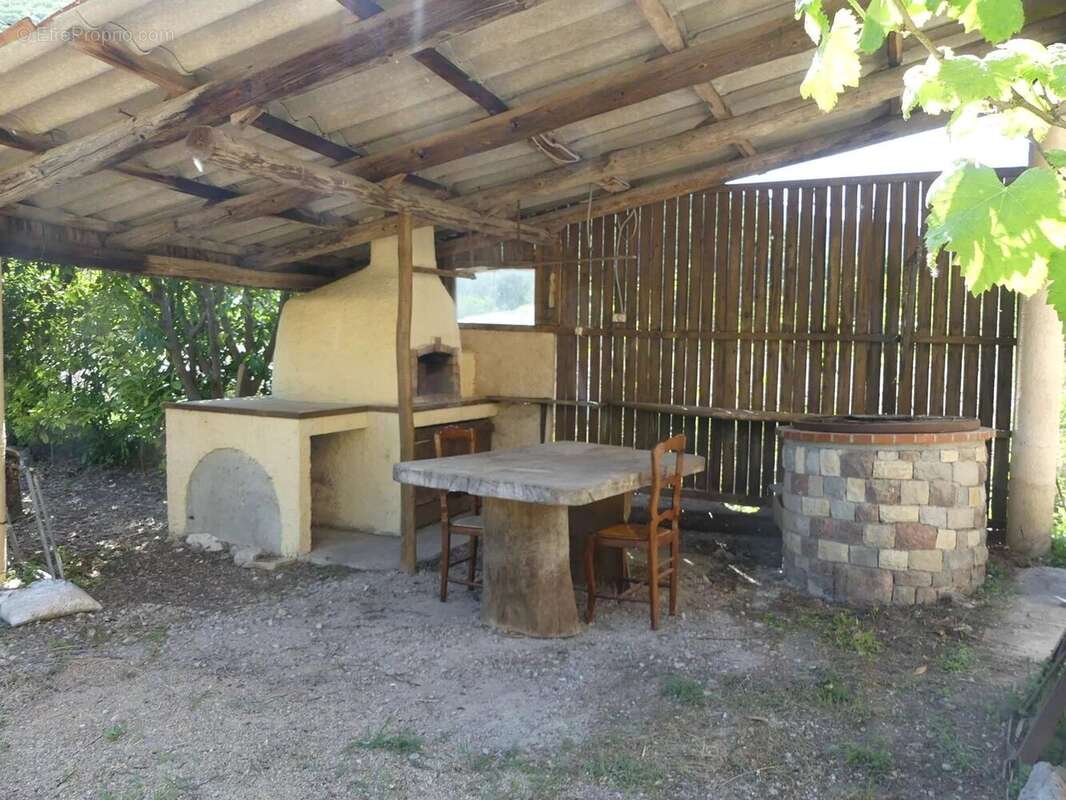 Maison à PUGET-THENIERS