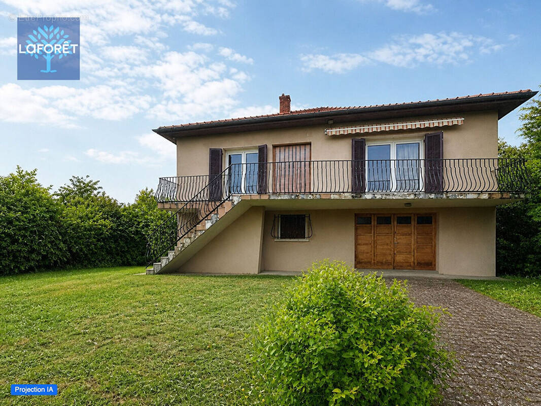 Maison à CHARLY