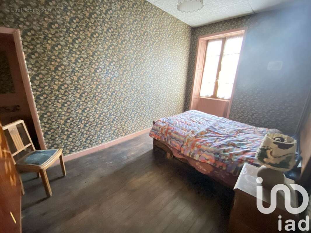 Photo 8 - Maison à JAVERLHAC-ET-LA-CHAPELLE-SAINT-ROBERT