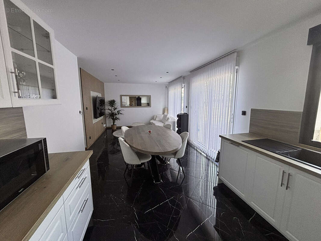 Maison à SAINT-SEBASTIEN-SUR-LOIRE