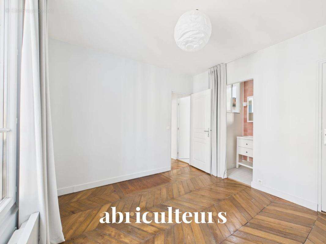 Puteaux Centre : Duplex 4 pièces – Charme de l'ancien & Volume - photo 9