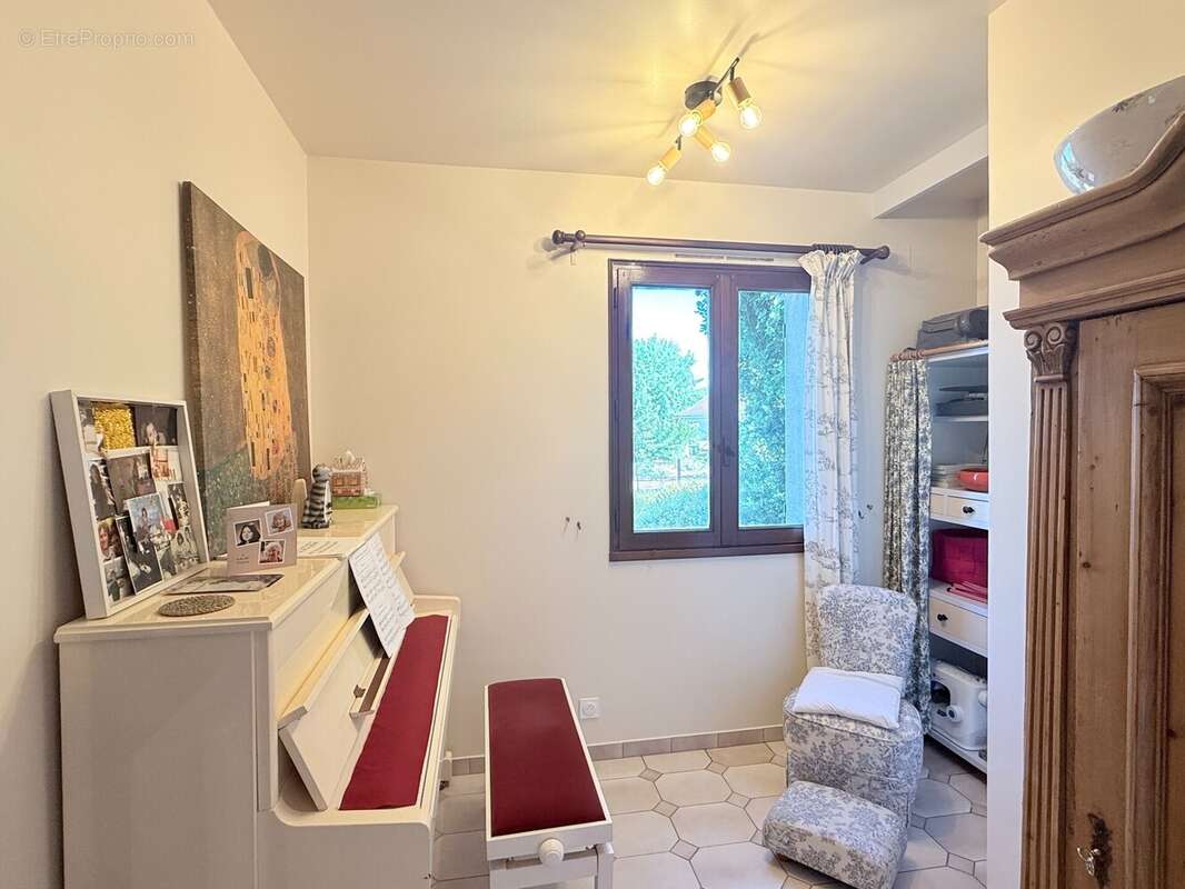 Maison 205 m² à La Chatre  - photo 7
