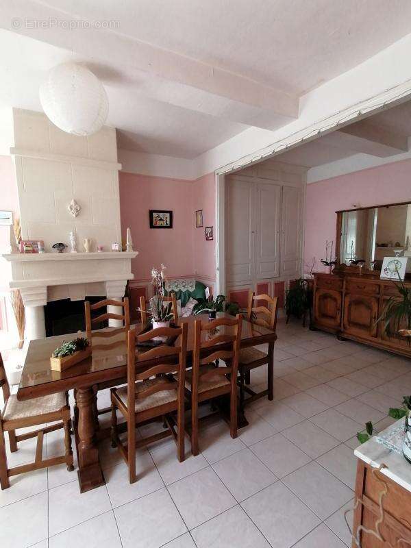 Maison à ORIGNY-SAINTE-BENOITE