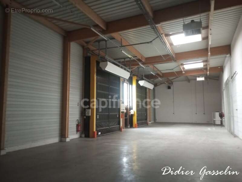 Commerce à BERD'HUIS