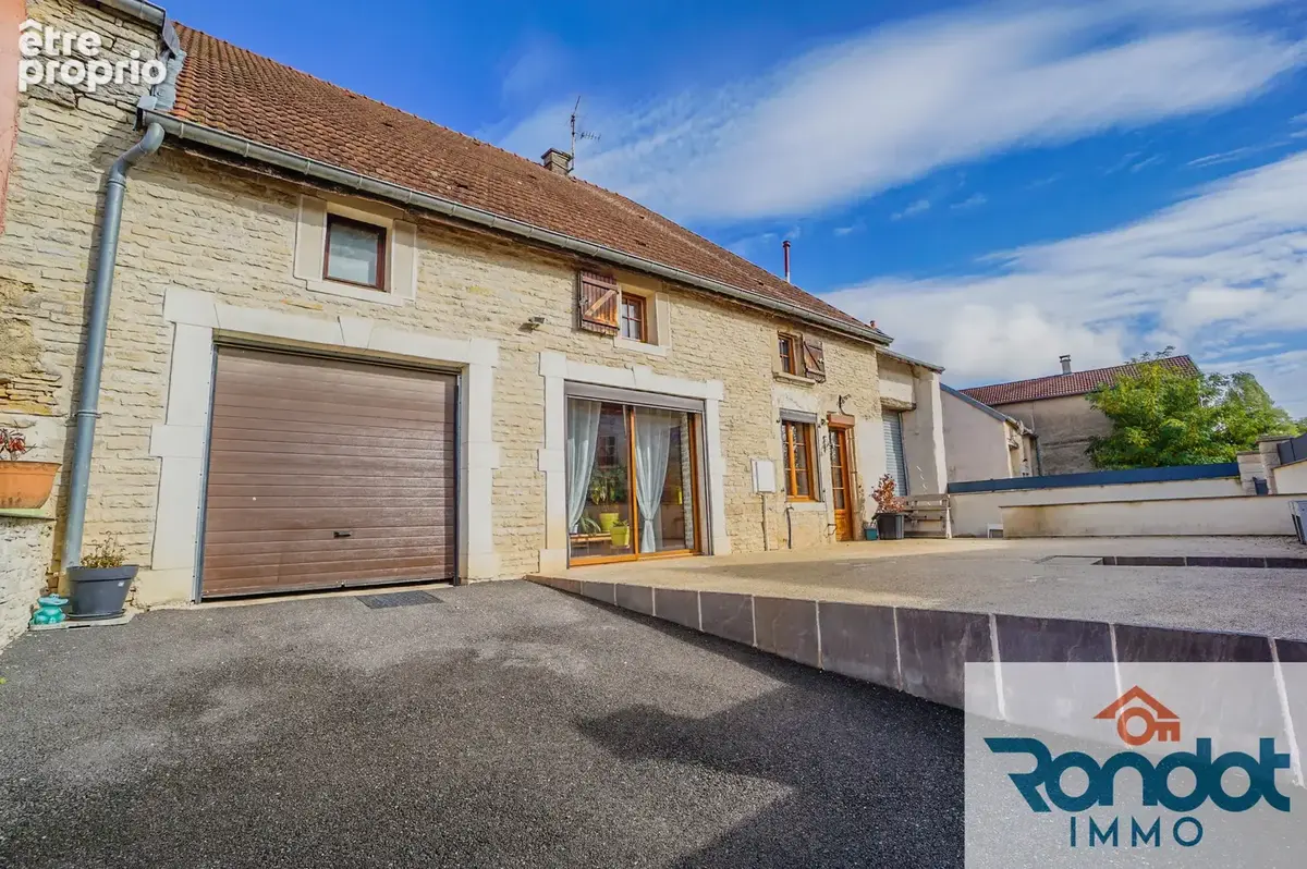 Maison 10 pièces / 4 chambres / 197 m2 / 1170 m2 + garage + atelier - photo 1