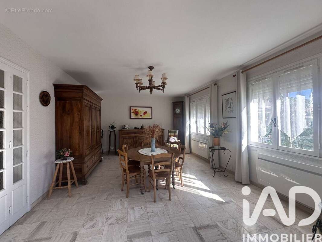 Photo 5 - Maison à VERINES