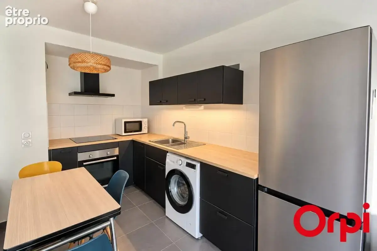 Appartement T3 - 2ème étage -  Résidence Carré Michelet + Terrasse + Place privée - Marseille 13009 - photo 4