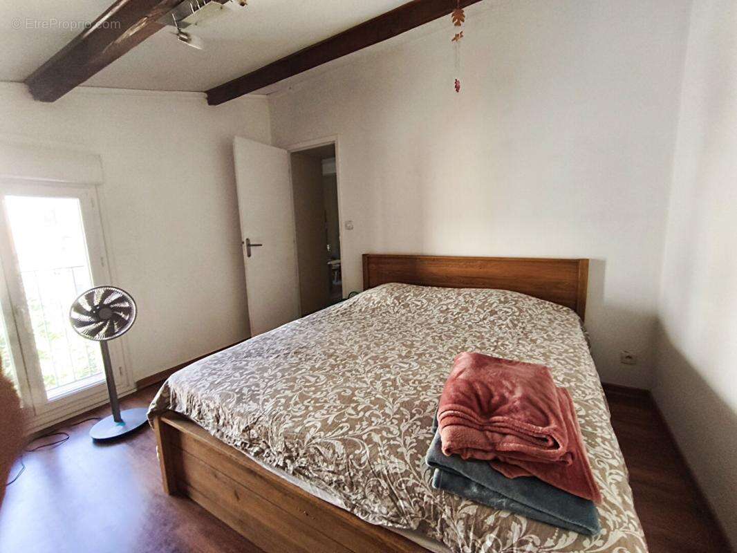 Vedène: Charmante maison de ville rénovée avec cour privative - photo 12