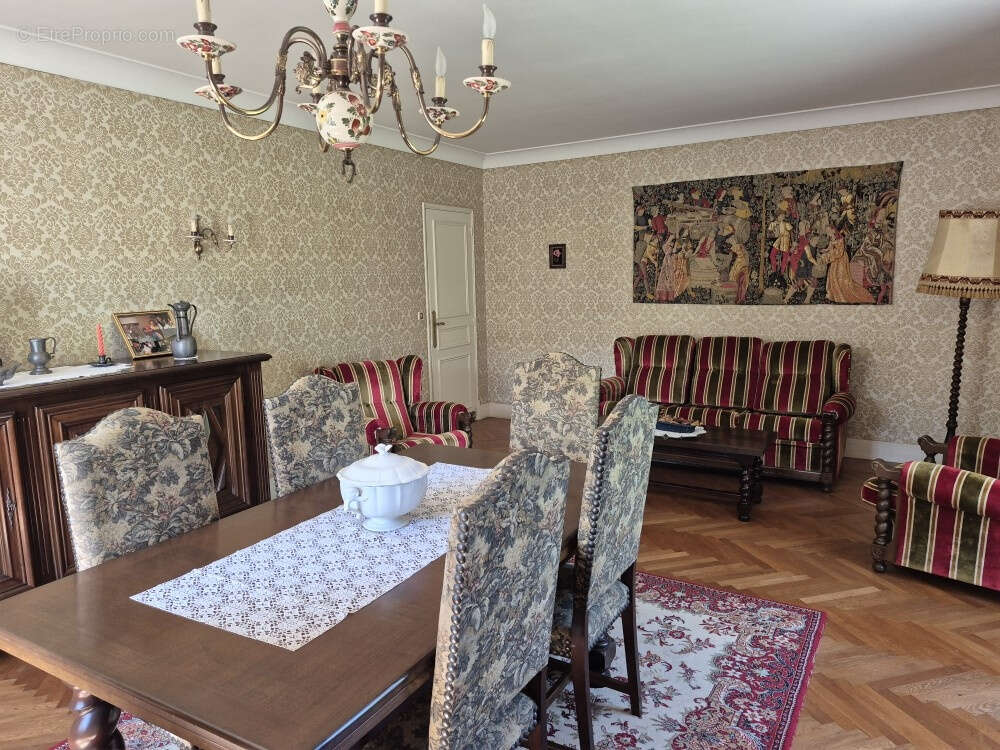 Maison à MONTAUT-LES-CRENEAUX