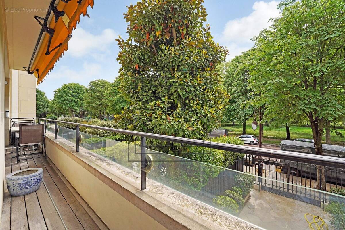 Appartement à NEUILLY-SUR-SEINE