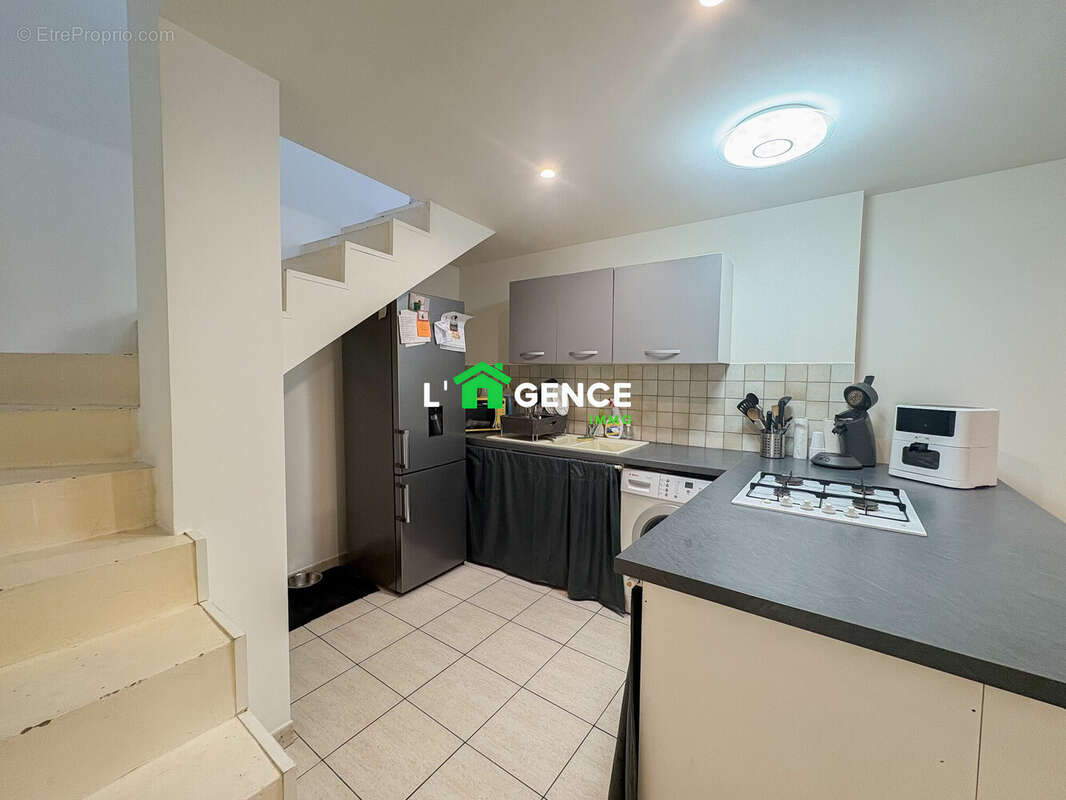 Appartement à CHATEAUNEUF-LES-MARTIGUES