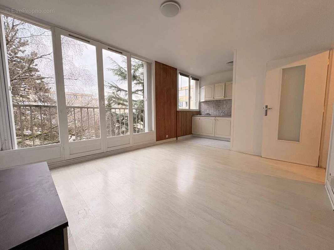 Appartement à LE PLESSIS-TREVISE