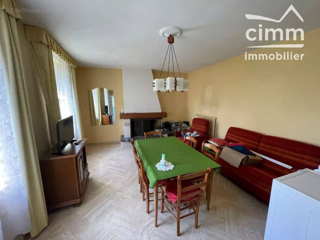 Ensemble immobilier de caractère de 325 m² sur 1 000 m² de terrain. - photo 3