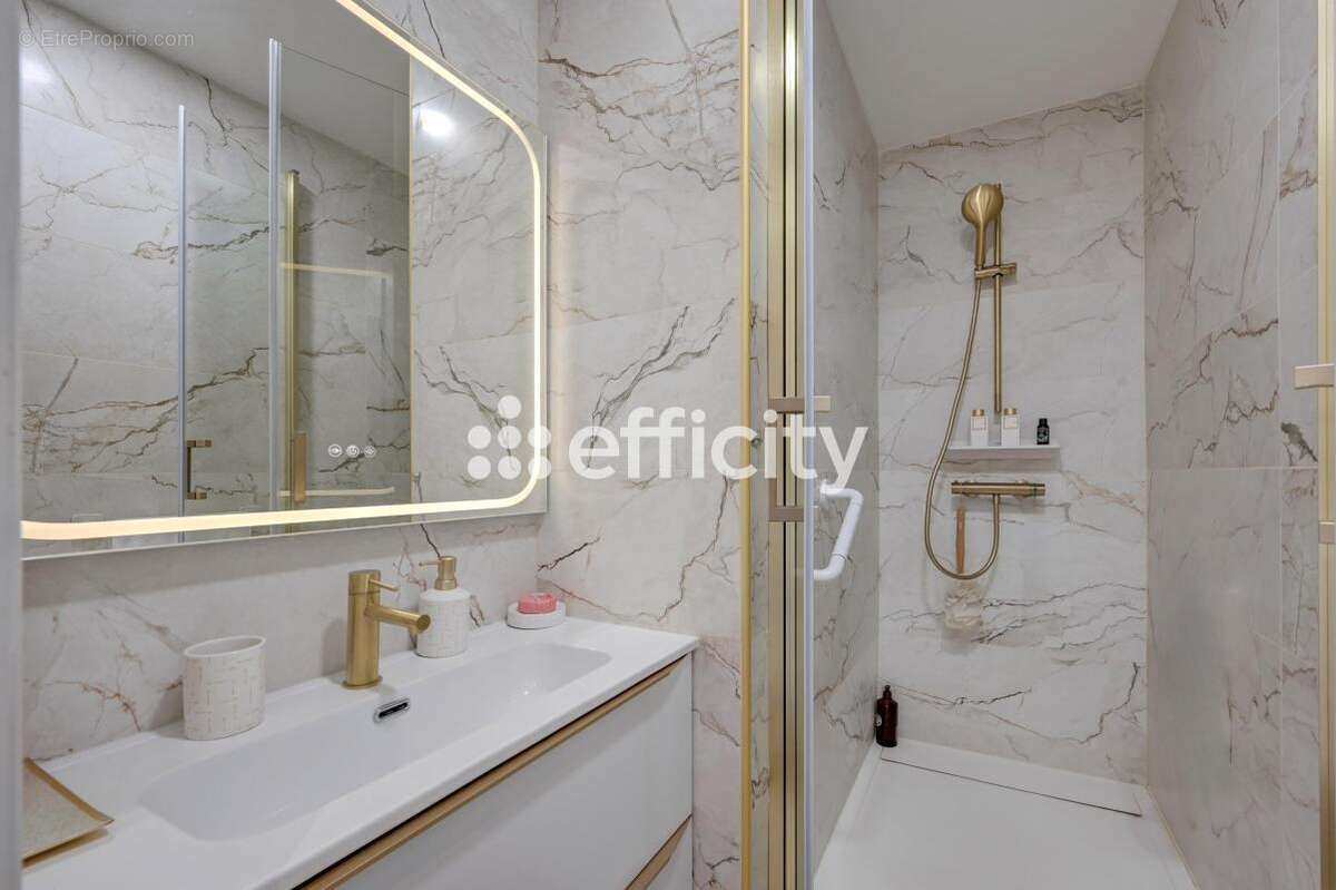 Appartement à MARSEILLE-8E