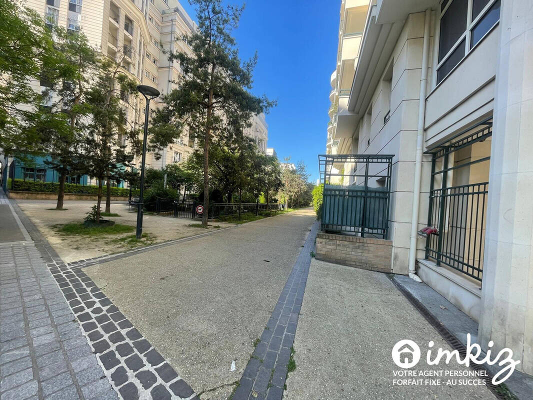Appartement à COURBEVOIE
