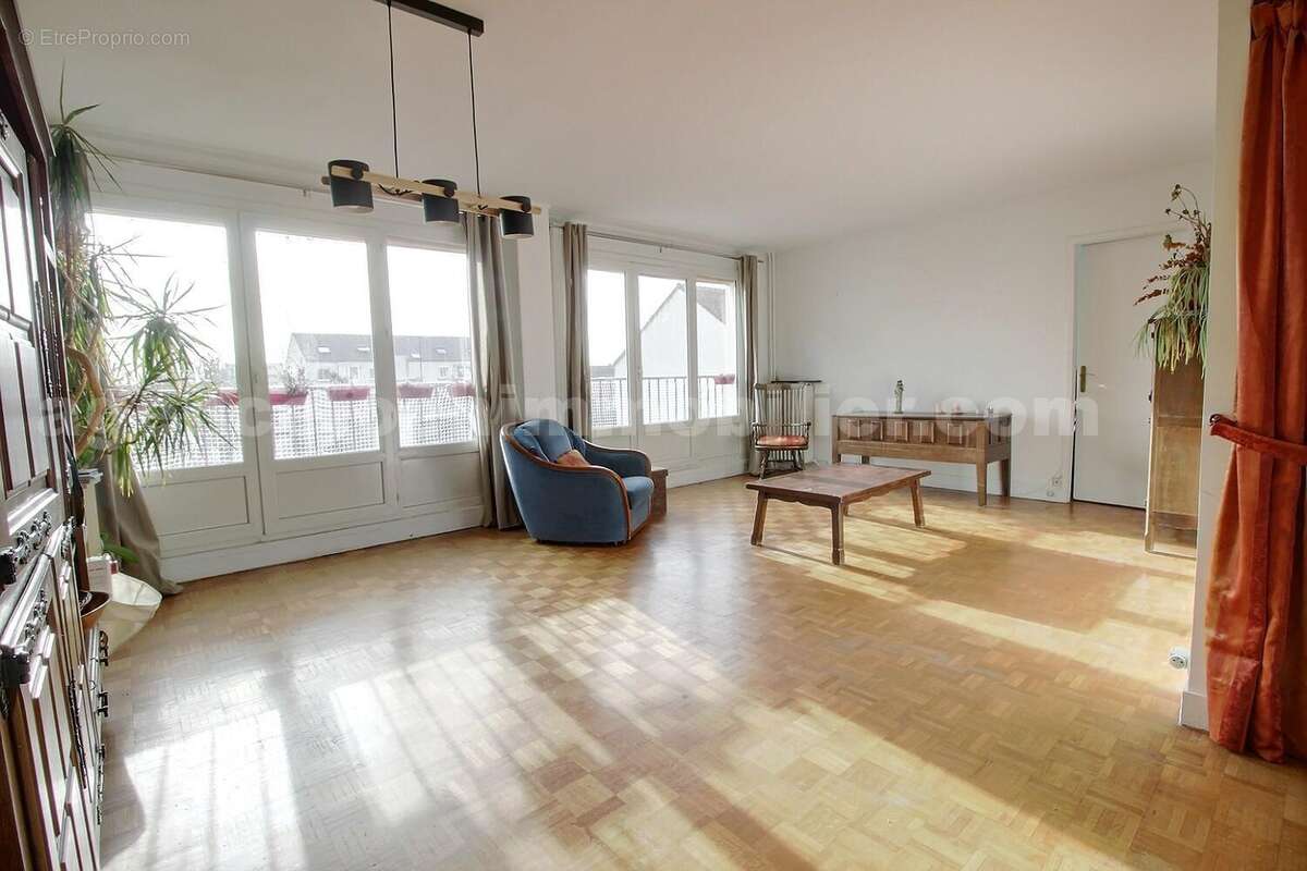 exposio_133365864 - Appartement à SAINT-MAUR-DES-FOSSES