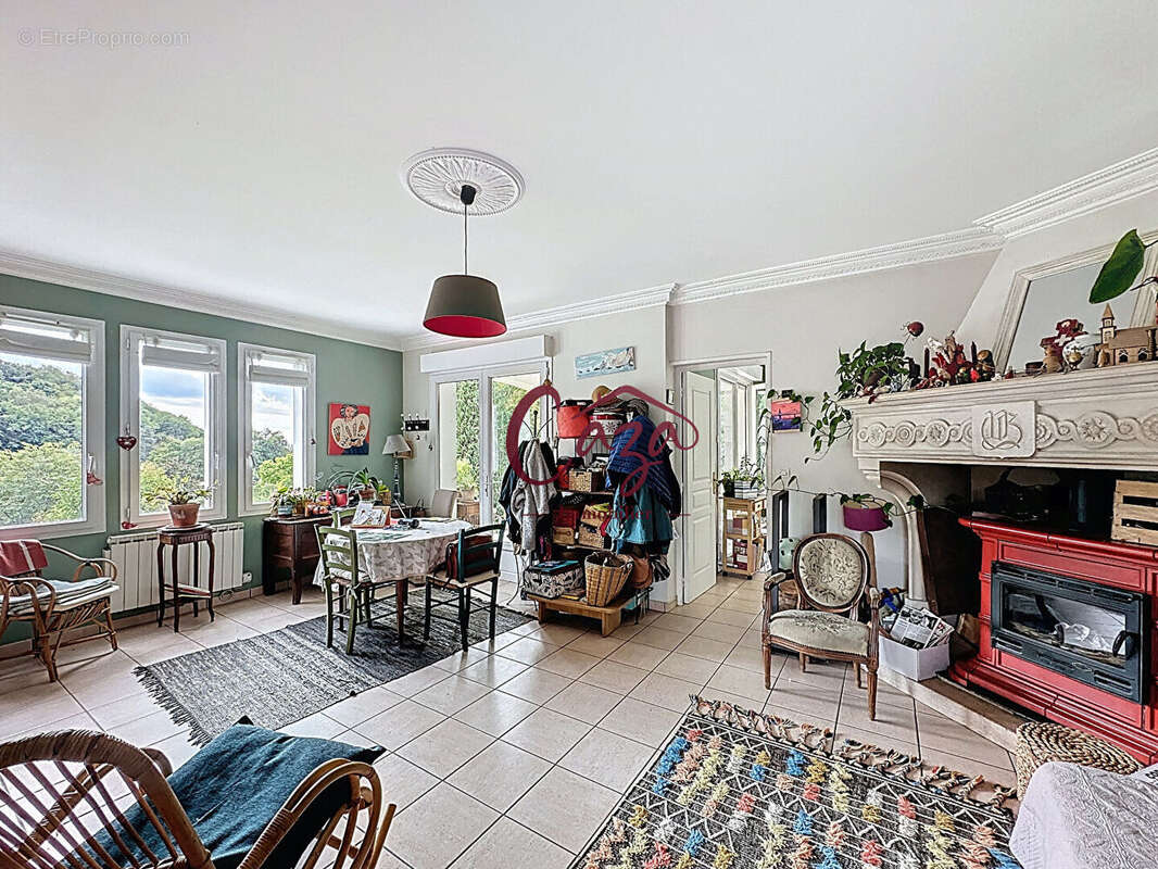 Maison à SAINT-CAPRAIS-DE-BORDEAUX