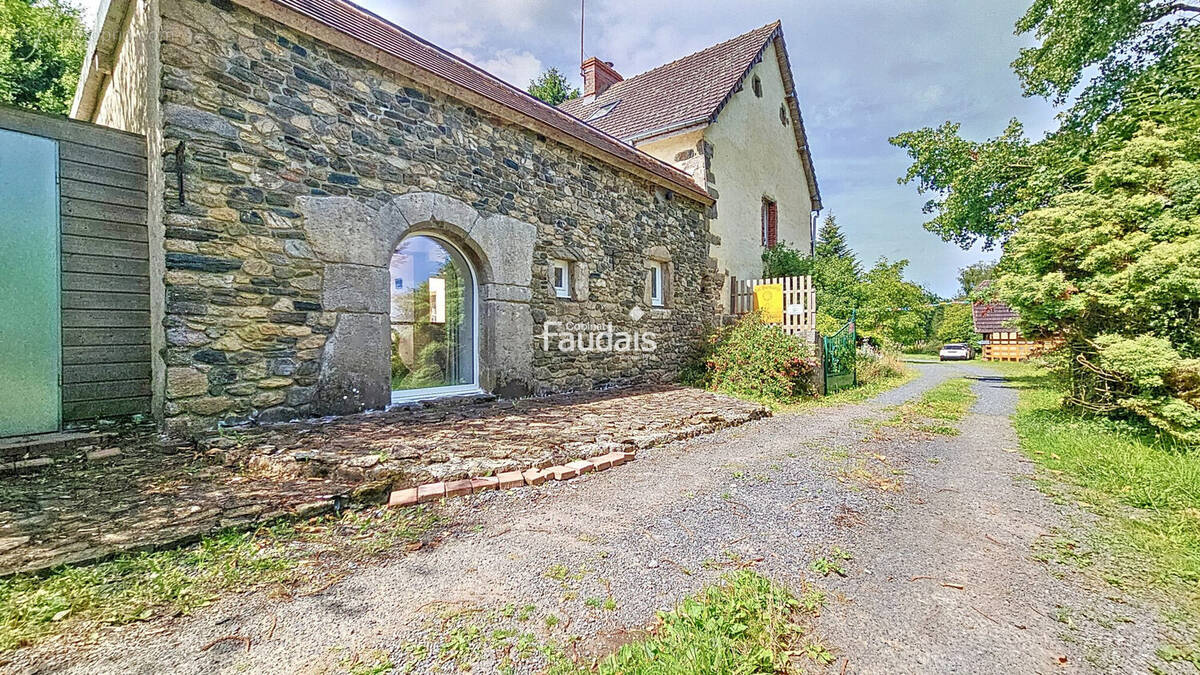 Maison à FEUGERES