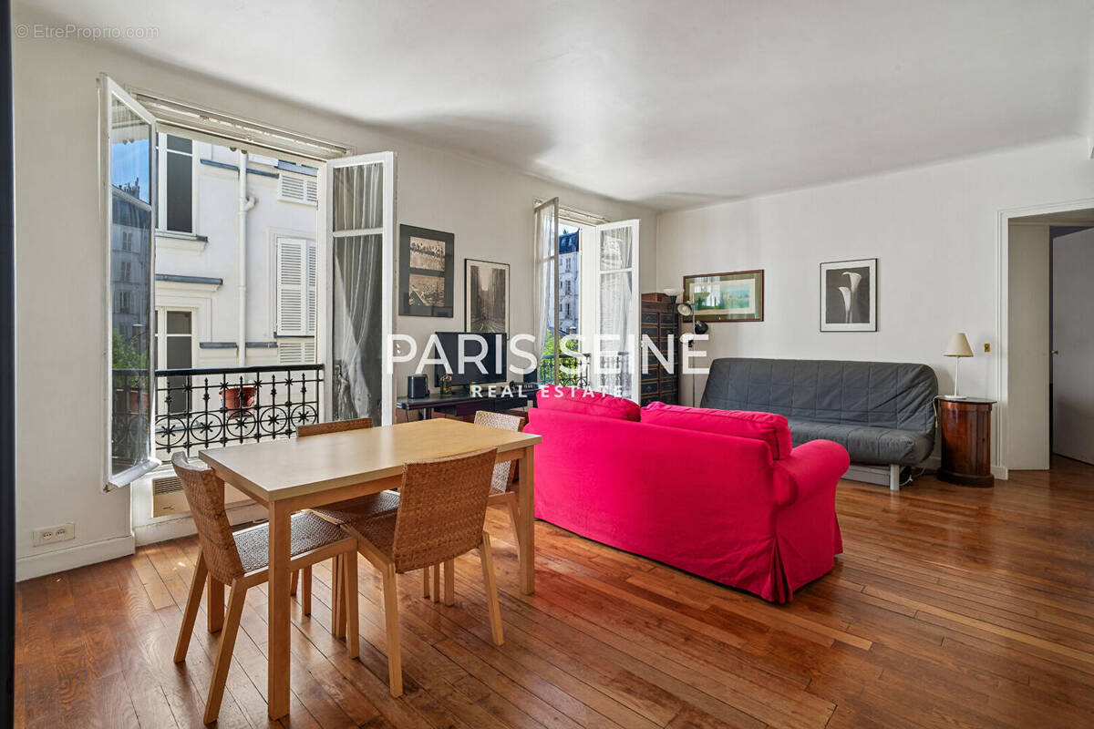 Appartement à PARIS-7E