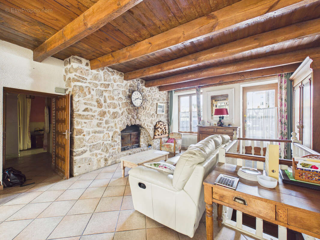 Maison à LA SEAUVE-SUR-SEMENE