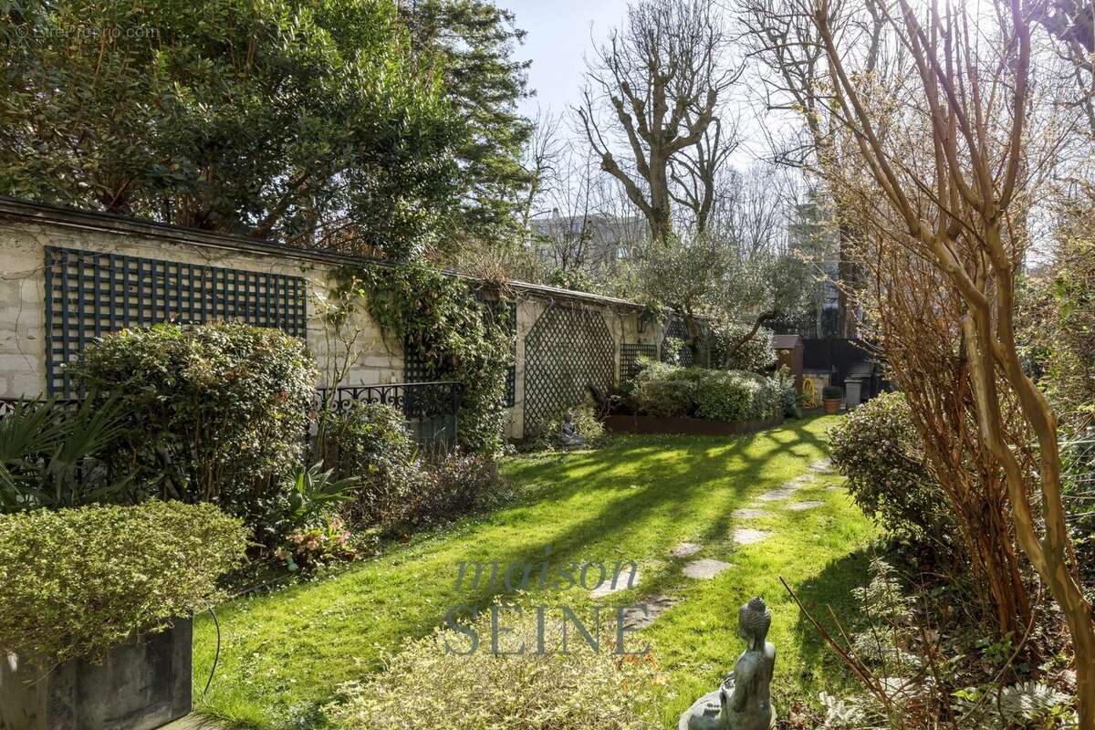 Maison à NEUILLY-SUR-SEINE