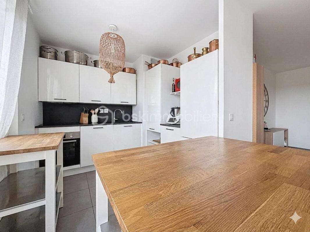 Appartement à LE MESNIL-LE-ROI