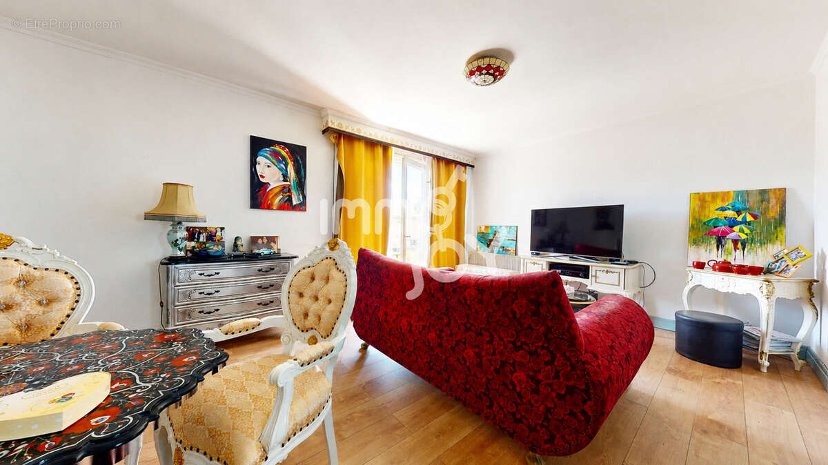 Appartement à CAZERES