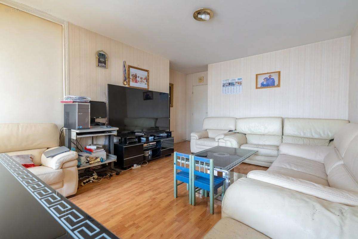 Appartement à LA COURNEUVE