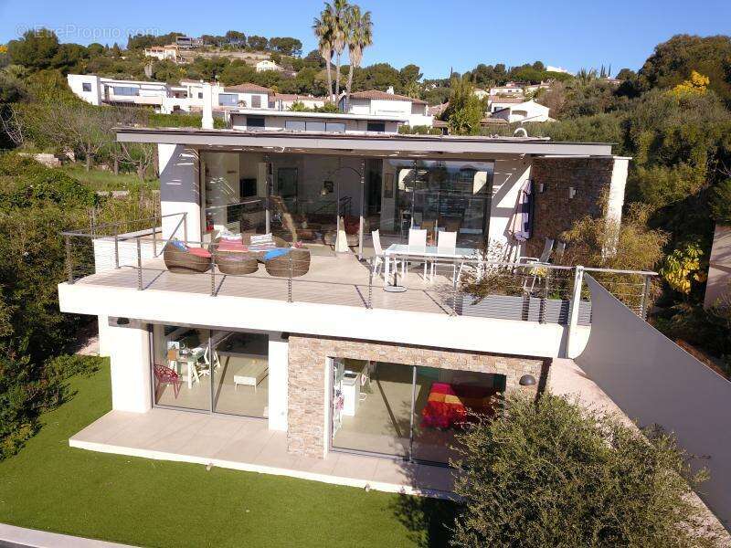 Maison à CARQUEIRANNE