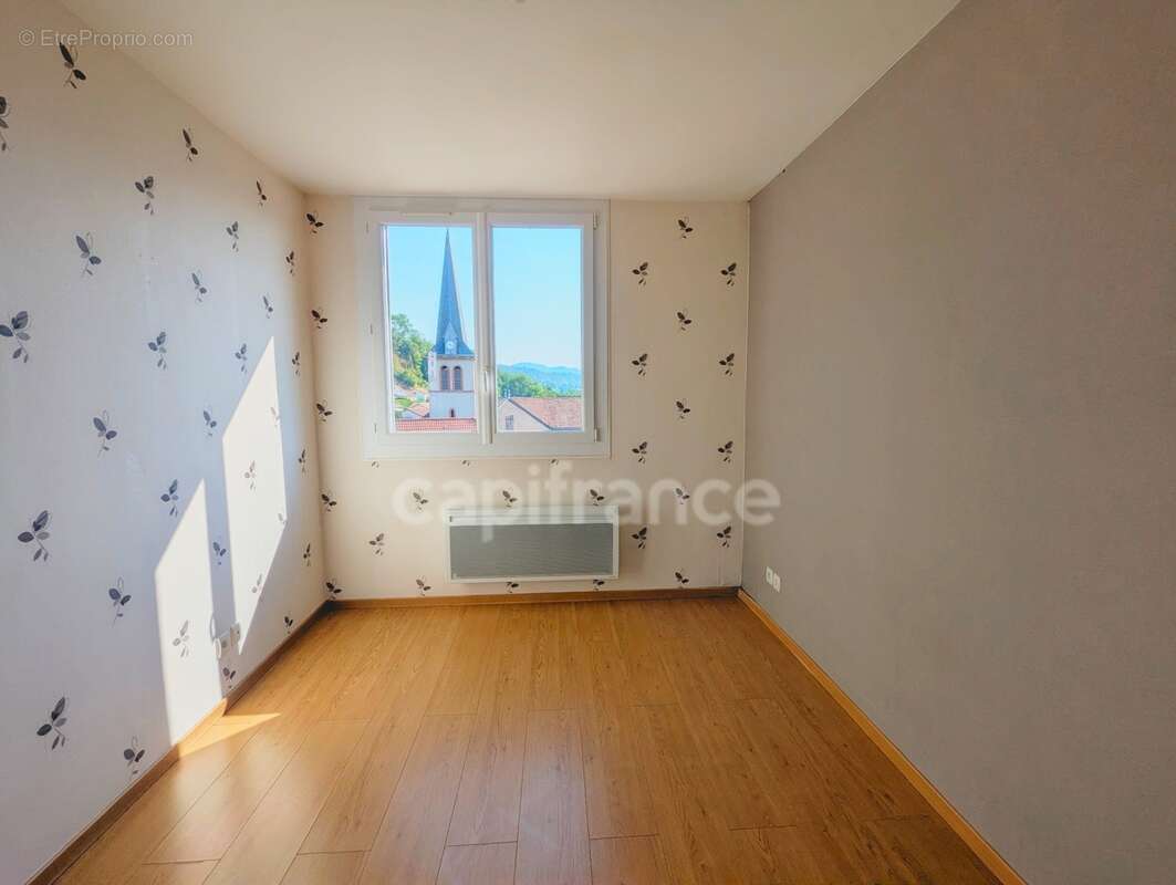 Appartement à vendre 4 pièces TULLINS (38) -  62.79 m² - Dernier étage - 2 chambres- 2 caves et stationnement au bas de l'immeub - photo 15