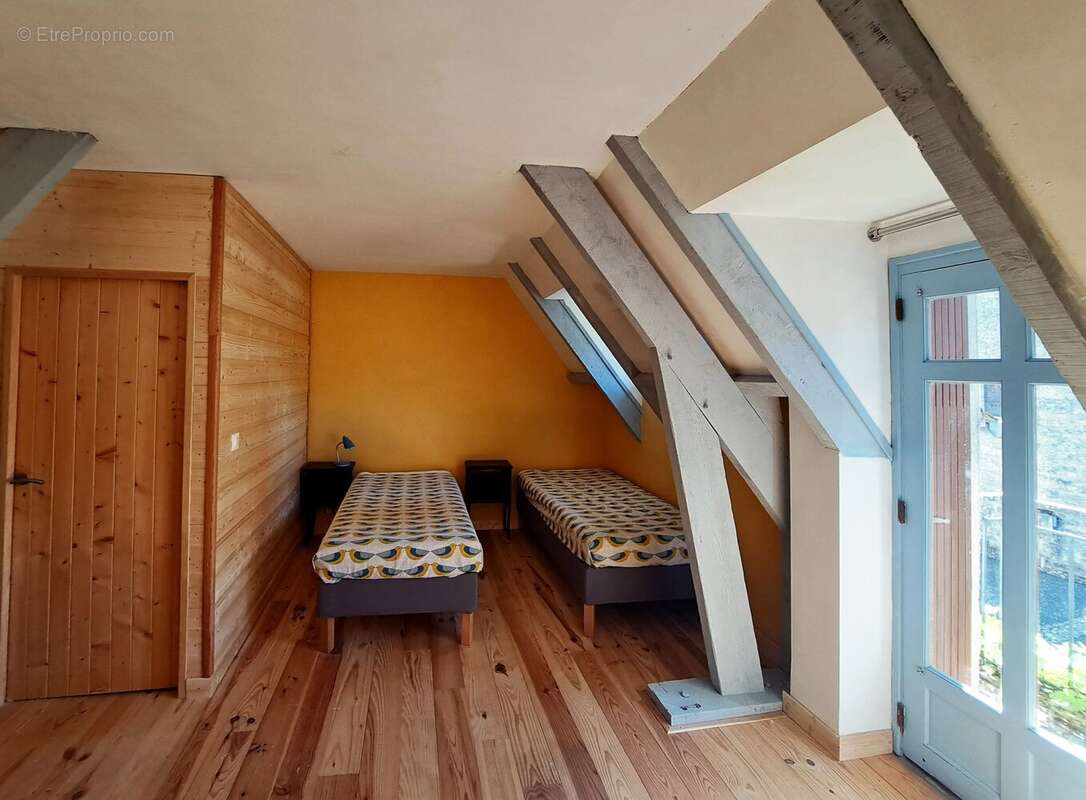 Maison à LAUZES