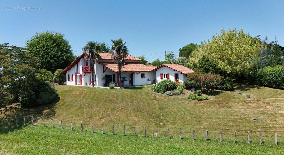 Maison à BRISCOUS