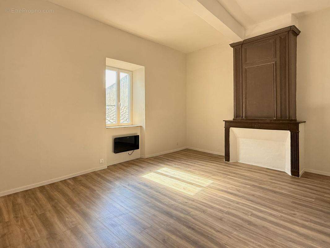 Maison de village entièrement rénovée – 145 m² – Cour privative – Garage 45 m² - photo 4