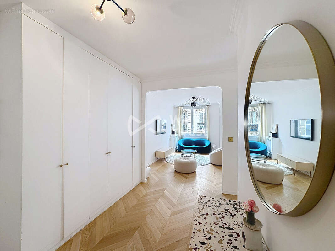 Appartement à PARIS-16E