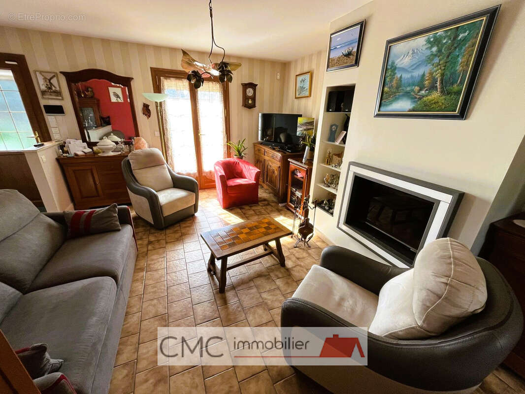 Maison à MORANCEZ